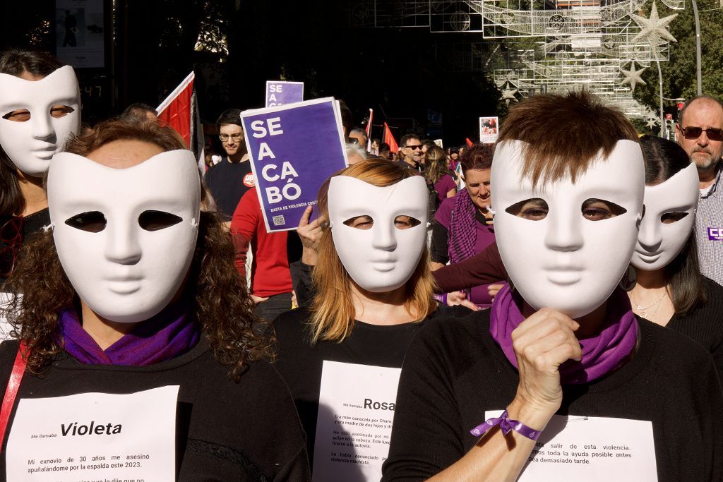 La manifestación en Murcia contra la violencia machista, en imágenes