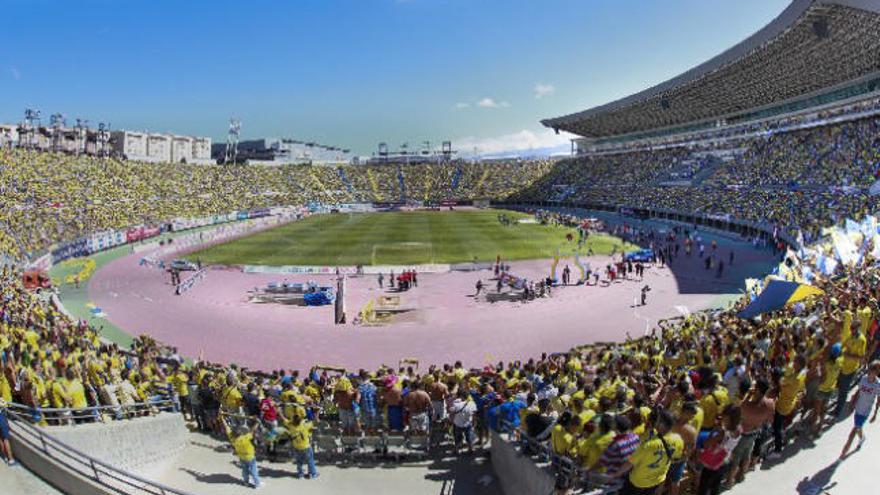 El Estadio de Gran Canaria lleno por completo.