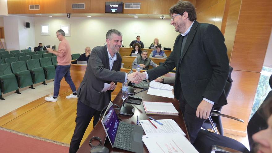 Martín Seco toma posesión como concejal del PSOE en Arteixo