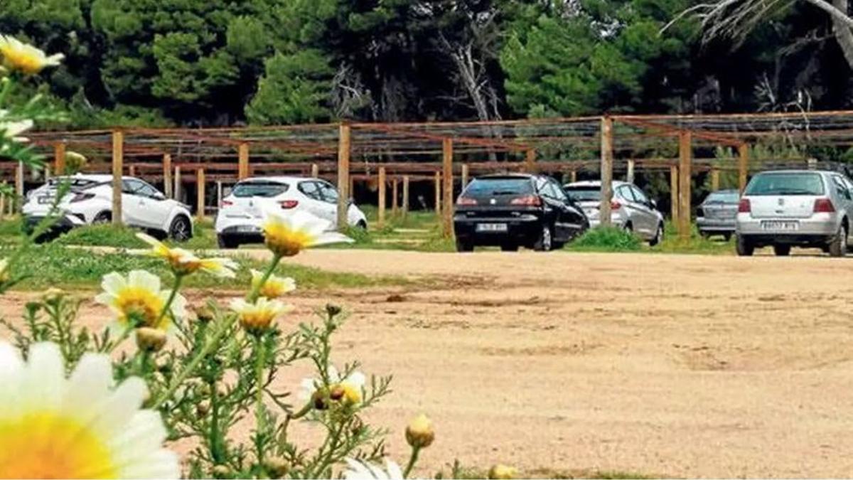 Der alte Dünenparkplatz hinter der Cala Agulla existiert nicht mehr. Er wurde Anfang 2025 für immer geschlossen.