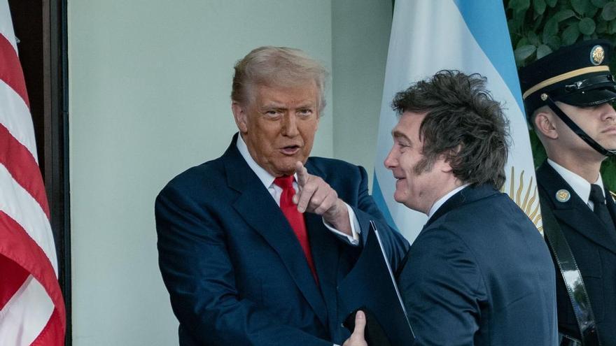 El Rey, con Trump, Sánchez y pendiente de Milei en el palco de la final