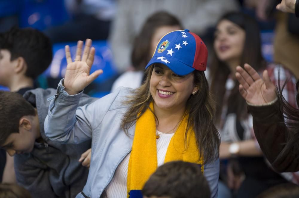 Gran ambiente en el Galicia-Venezuela de Riazor