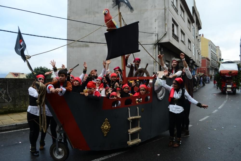 Moaña dice adiós al Entroido con el Enterro da Sardiña