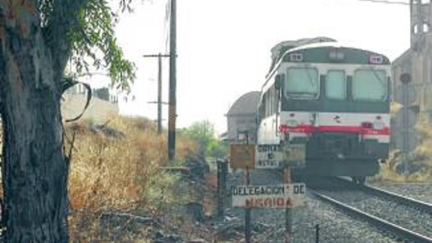 El barrio de Cáceres que espera su tren