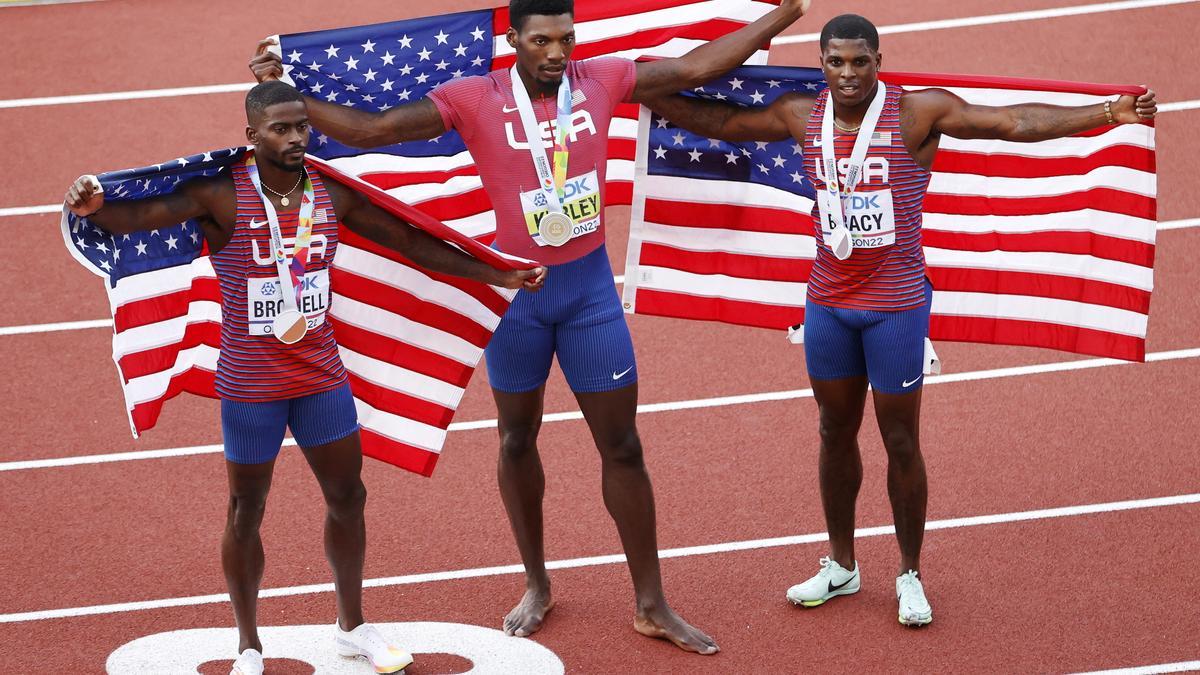 Bromell, Kerley y Bracy, tras la final.