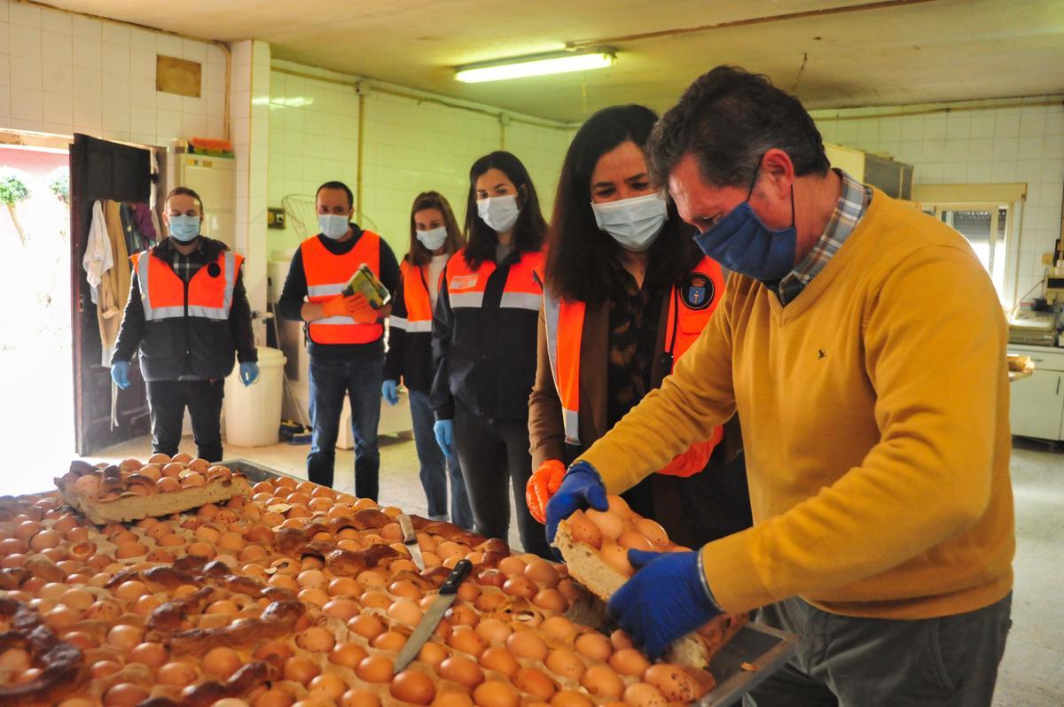 El año pasado, y con menores dimensiones a las habituales, se repartieron raciones entre los más neesitados.
