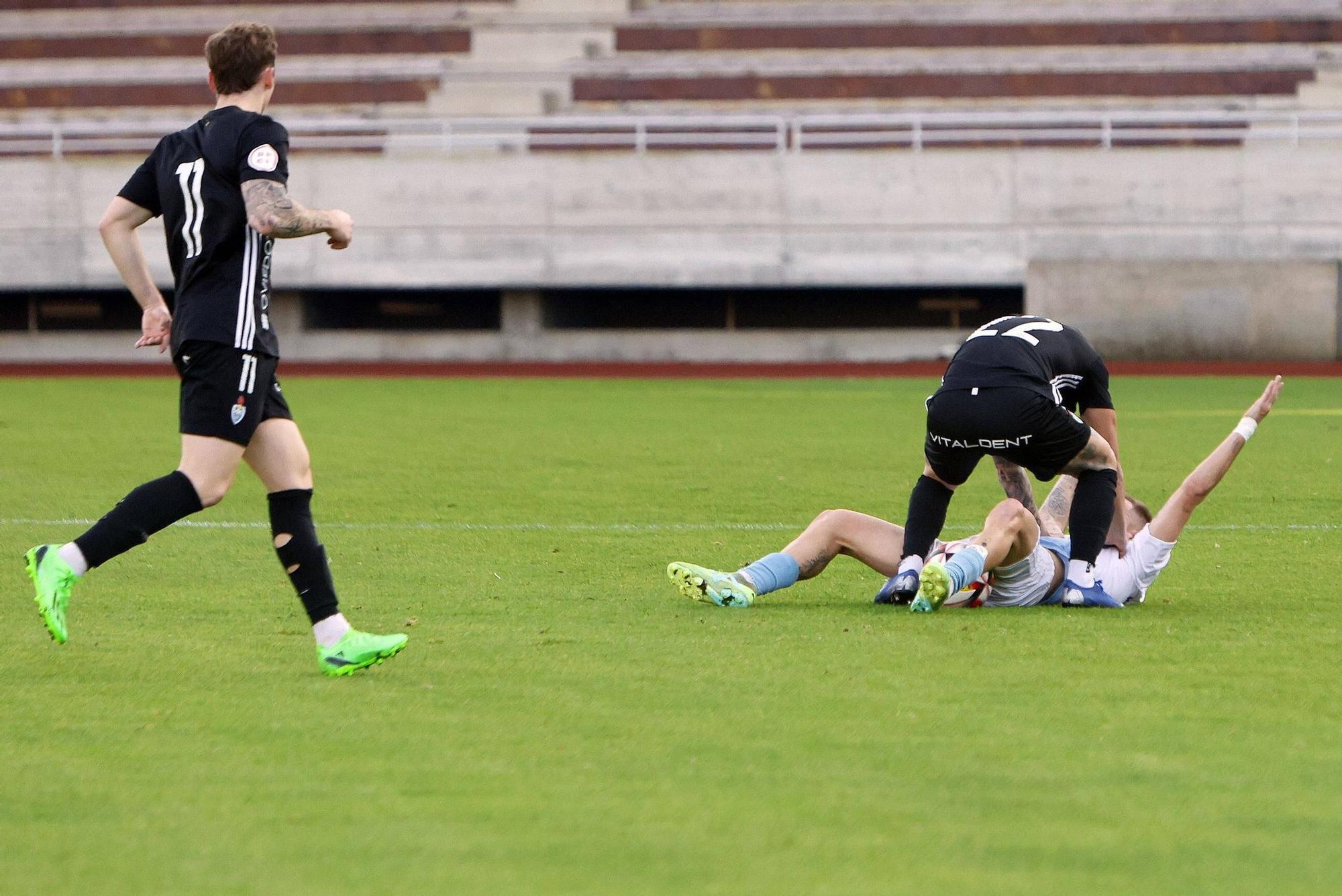 SD Compostela - Covadonga: las imágenes del partido