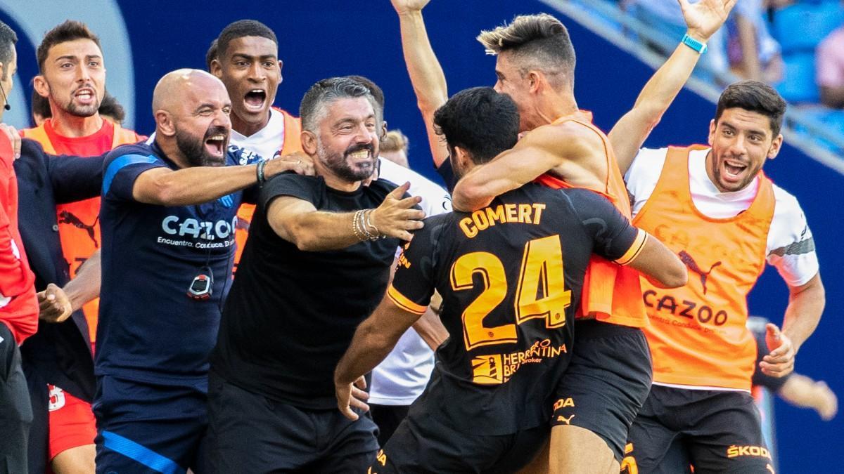 Gattuso, entrenador del Valencia, celebra el gol de Cömert al Espanyol