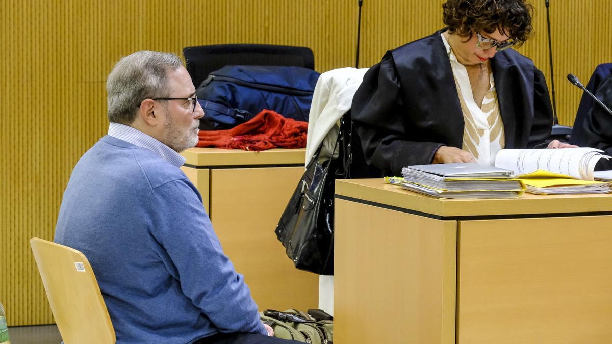 TRIBUNALES CANARIAS | Héctor de Armas admite que sustrajo dinero a los clientes de Seguridad Integral Canaria para pagar a sus empleados TRIBUNALES CANARIAS | Héctor de Armas admite que sustrajo dinero a los clientes de Seguridad Integral Canaria para pagar a sus empleados