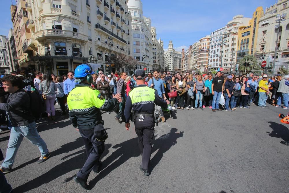 Búscate en la mascletà del 6 de marzo