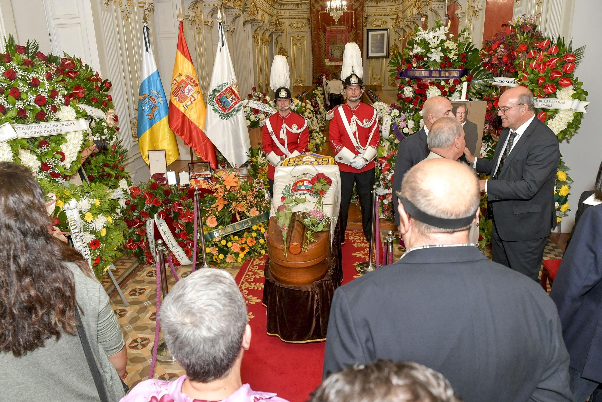 Canarias se despide de Jerónimo Saavedra