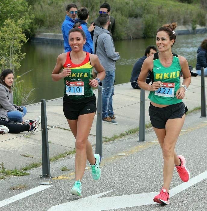 Los atletas alcanzan la excelencia en la carrera celebrada este sábado en el Cuvi.