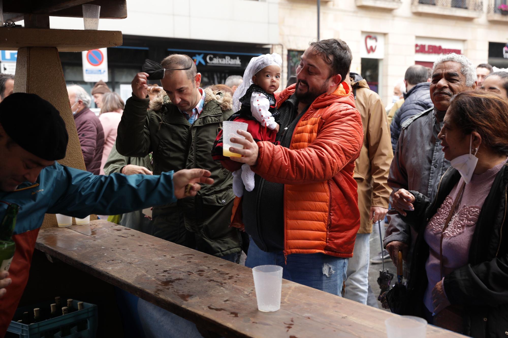 EN IMÁGENES: Así fue la fiesta de los Güevos Pintos en Pola de Siero