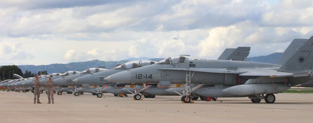 Los mejores pilotos de combate se reúnen en Málaga para mejorar sus habilidades y entrenarse al mando de los F-18