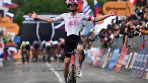Del Toro clava un bon cop al Giro després d’una caiguda