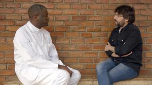 Denis Mukwege y Jordi Évole, en un momento del programa Salvados’ dedicado al coltán.