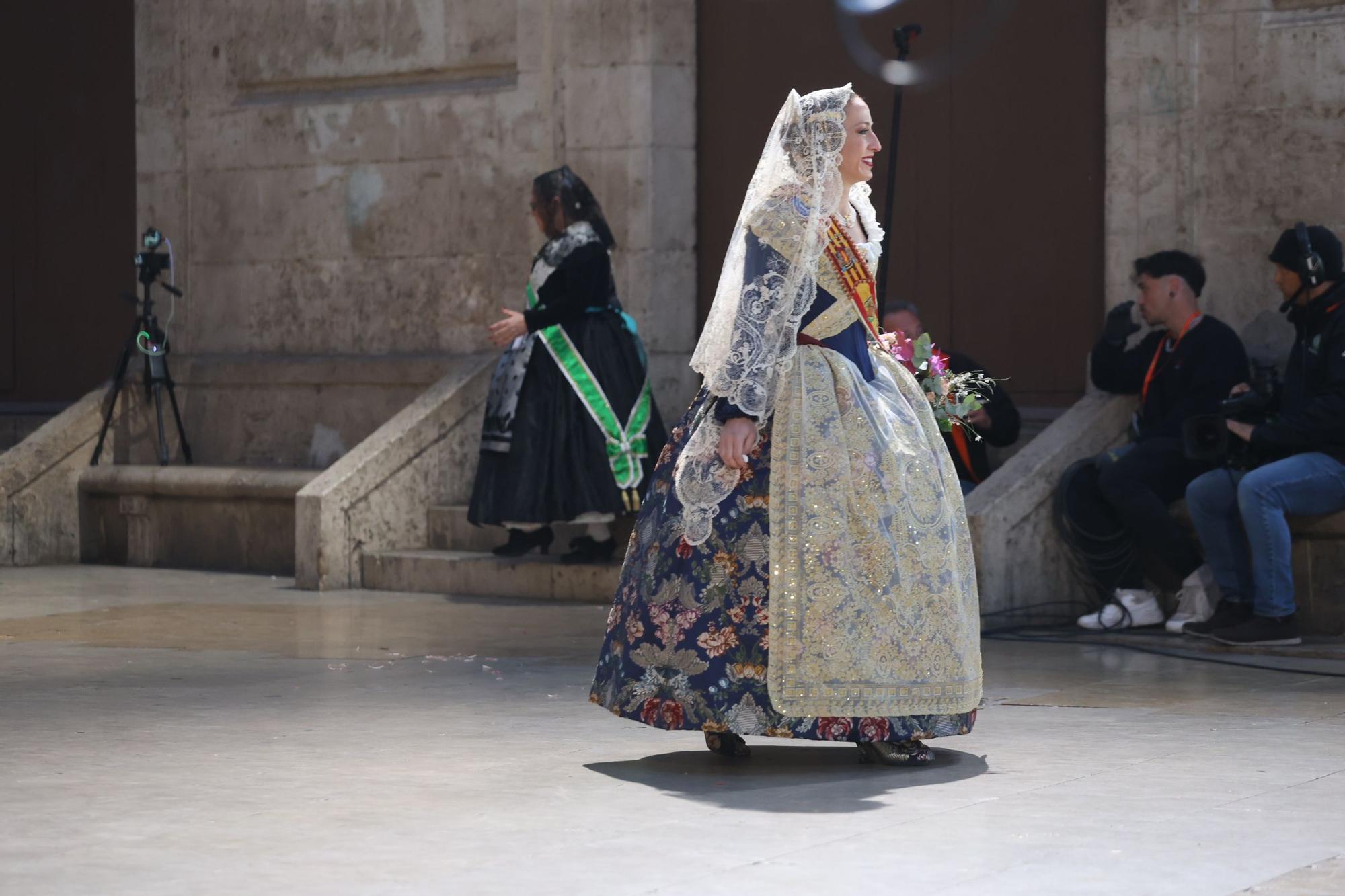 Ofrenda 2023 | Falleras Mayores e Infantiles de comisiones del 17 de Marzo (y II)