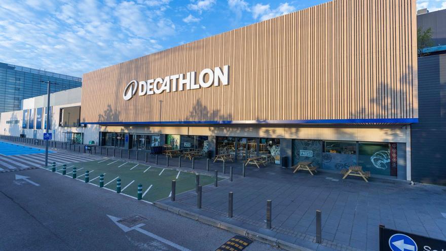 Mañana se esperan colas kilométricas en Decathlon para conseguir el aparato que reduce el abdomen sin tener que ir al gimnasio: el más barato del mercado y fácil de usar