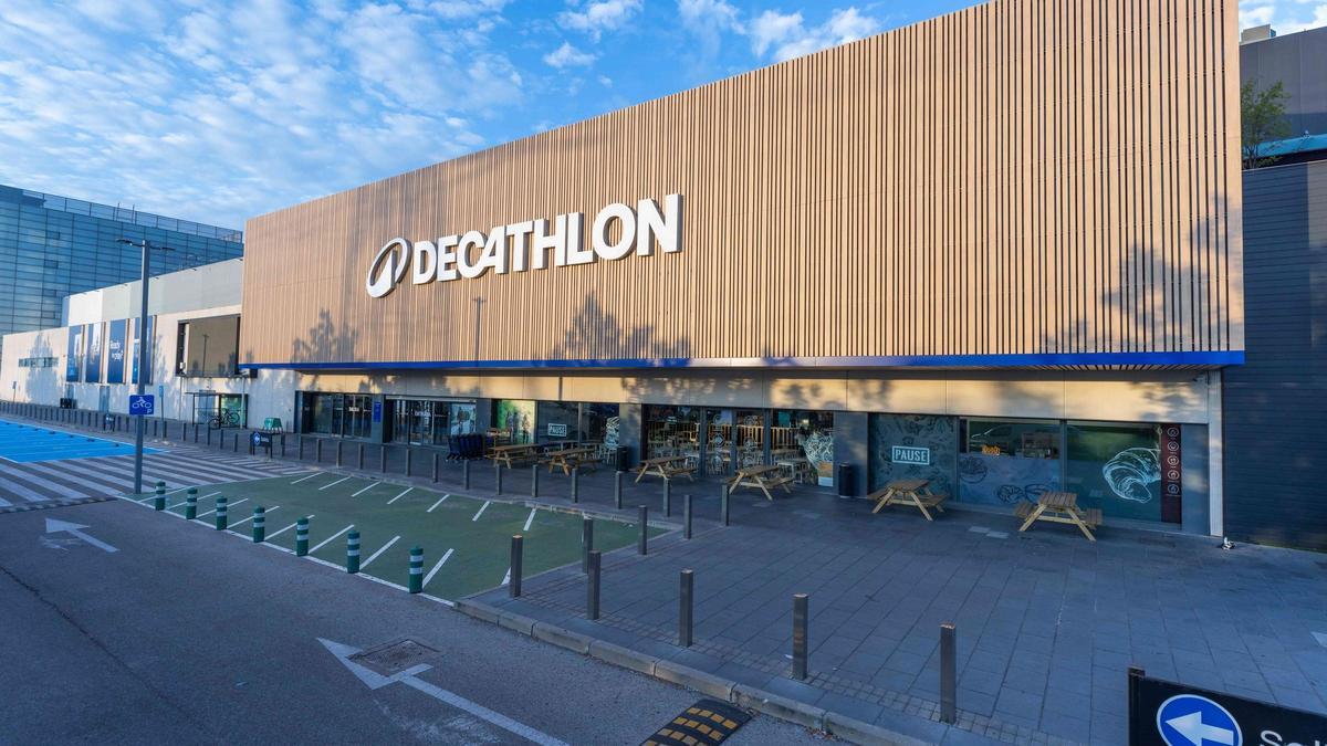 Archivo - Tienda de Decathlon
