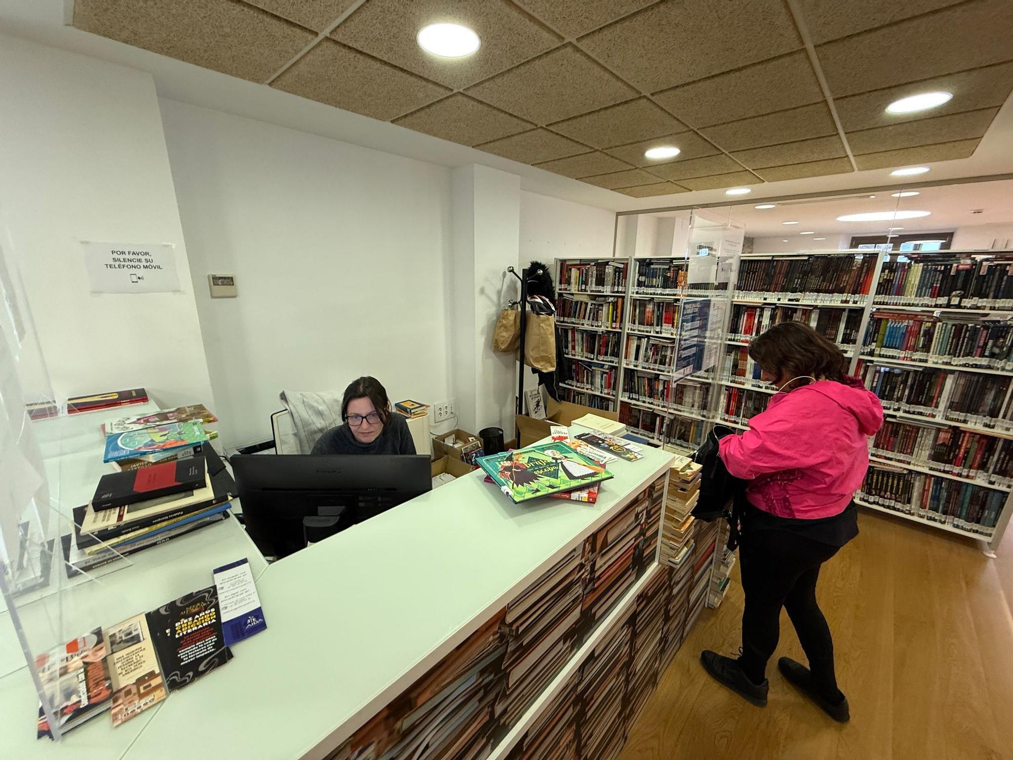 Los usuarios de la biblioteca de Villaviciosa agradecen el nuevo horario