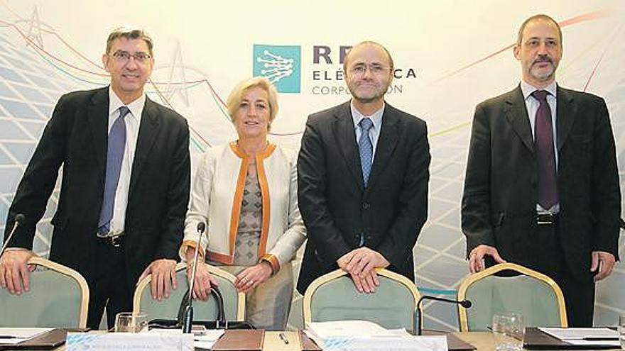 Por la izquierda, Alberto Carbajo, Esther Rituerto, Luis Atienza y Carlos Collantes, responsables de REE, en Madrid.