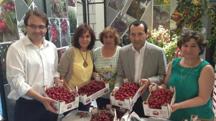 Ruiz Espejo en la celebración del Día de la Cereza de Alfarnate.