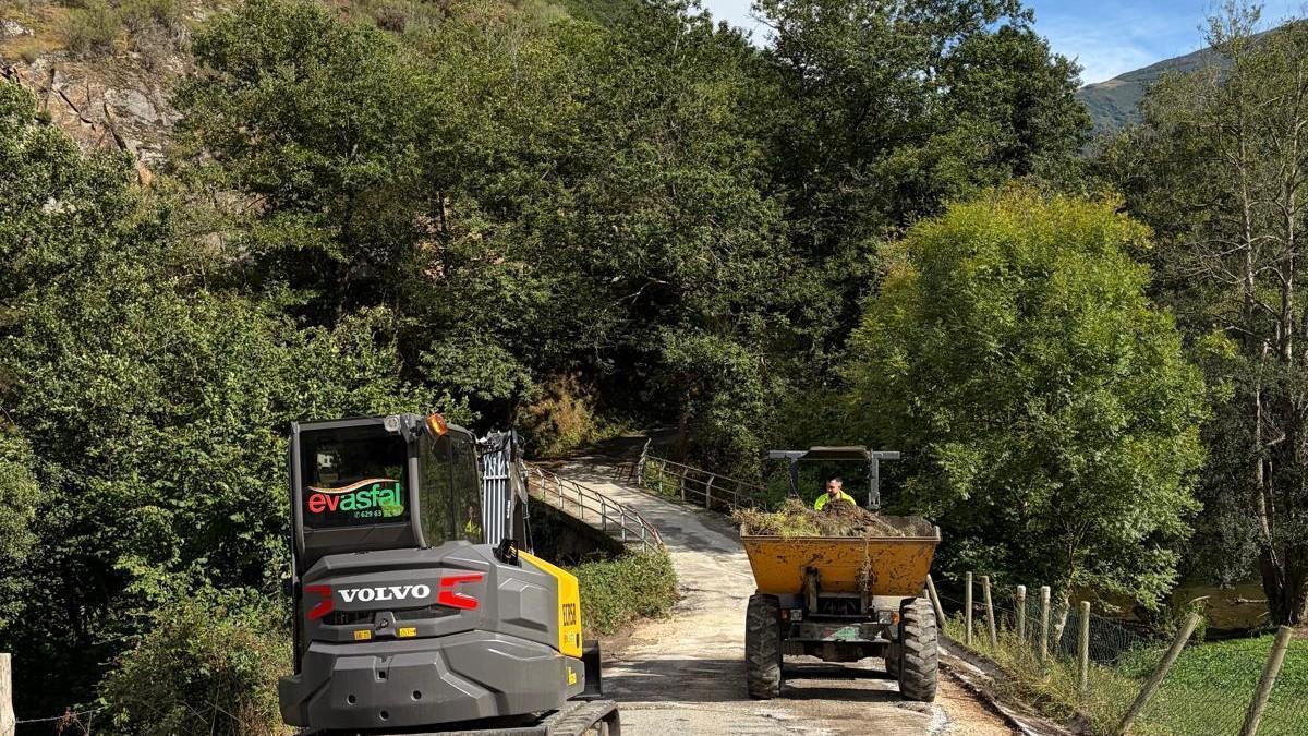 Obras en el acceso al núcleo.