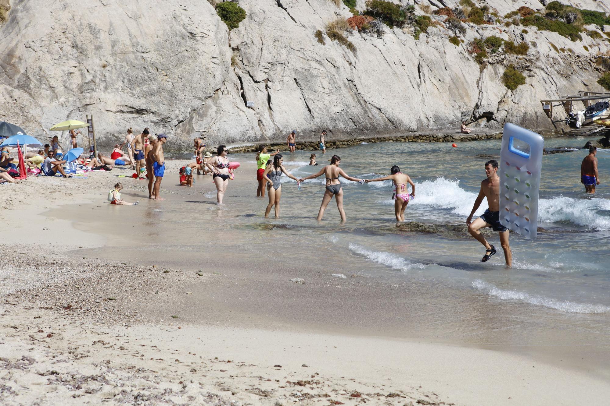 Ruhige Bucht mit dezentem Zuwachs: Ein Besuch in Cala Sant Vicenç
