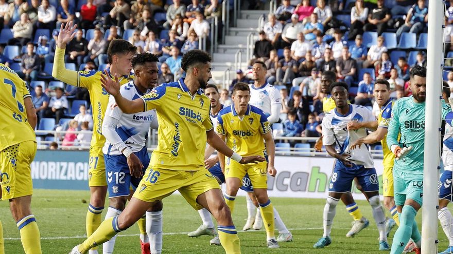 “LaLiga Condemns Referee Abuse During Tenerife vs. Cádiz Match”