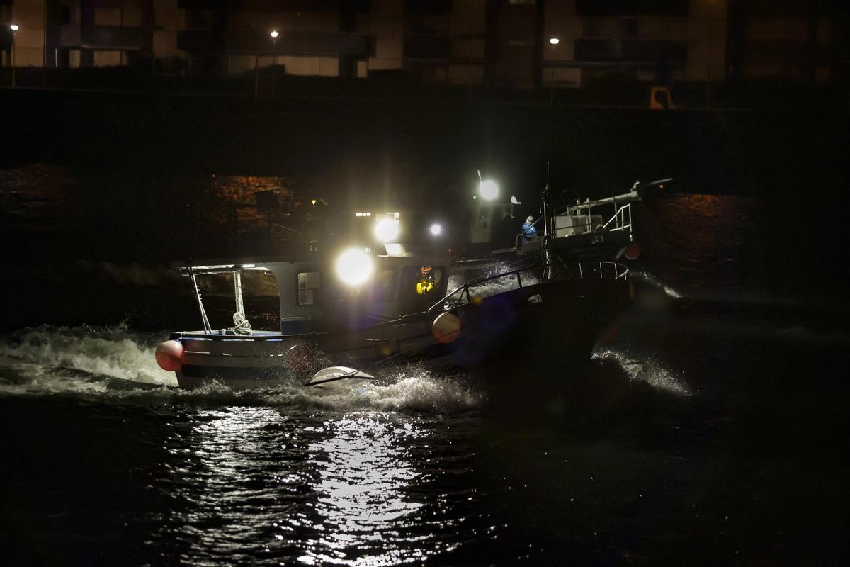 Las solitarias y duras noches de los anguleros de Asturias