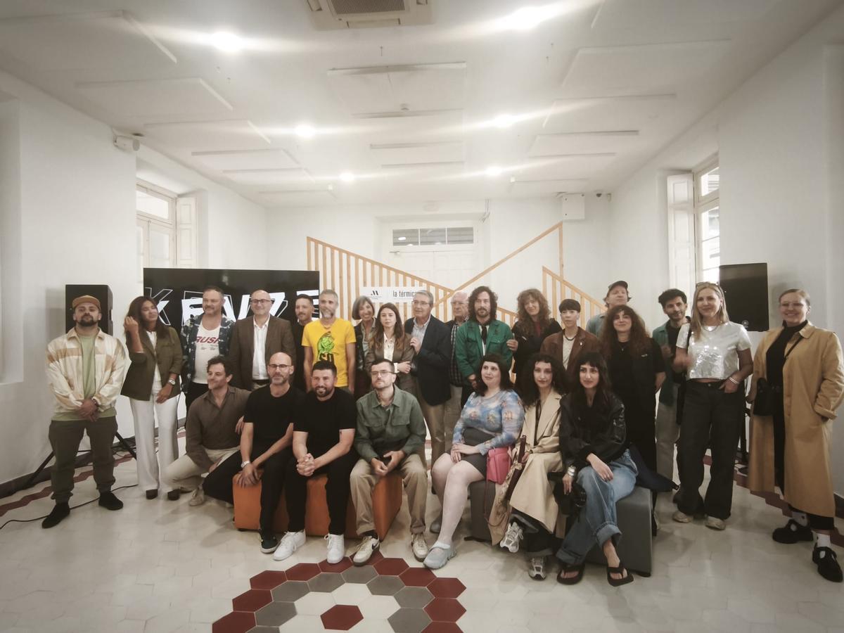 Foto de grupo de todos los presentes