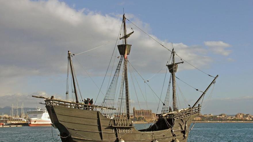 La Nao Victoria, en aguas de Palma.