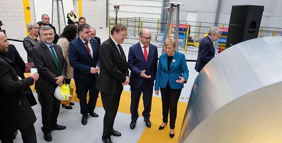 Así son las instalaciones de Vialco: Un gigante de la industria 4.0 en Alicante