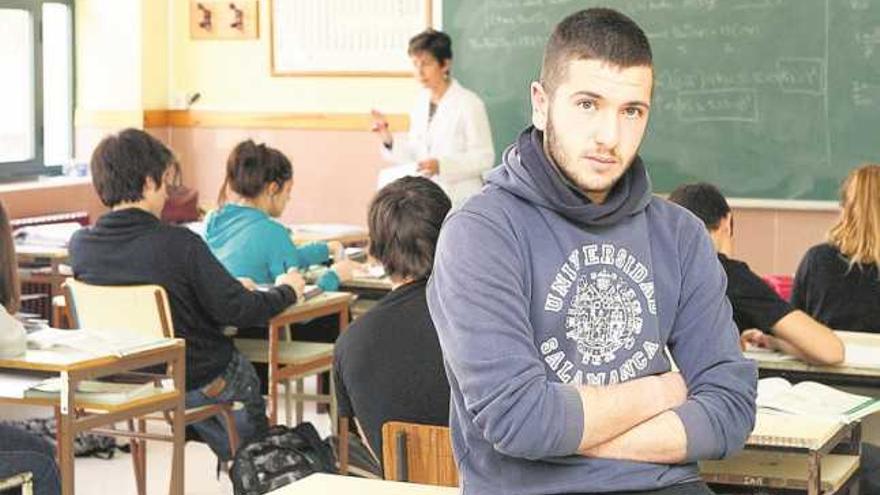 El joven Carlos Rojo en una clase de su instituto, el IES Universidad Laboral.