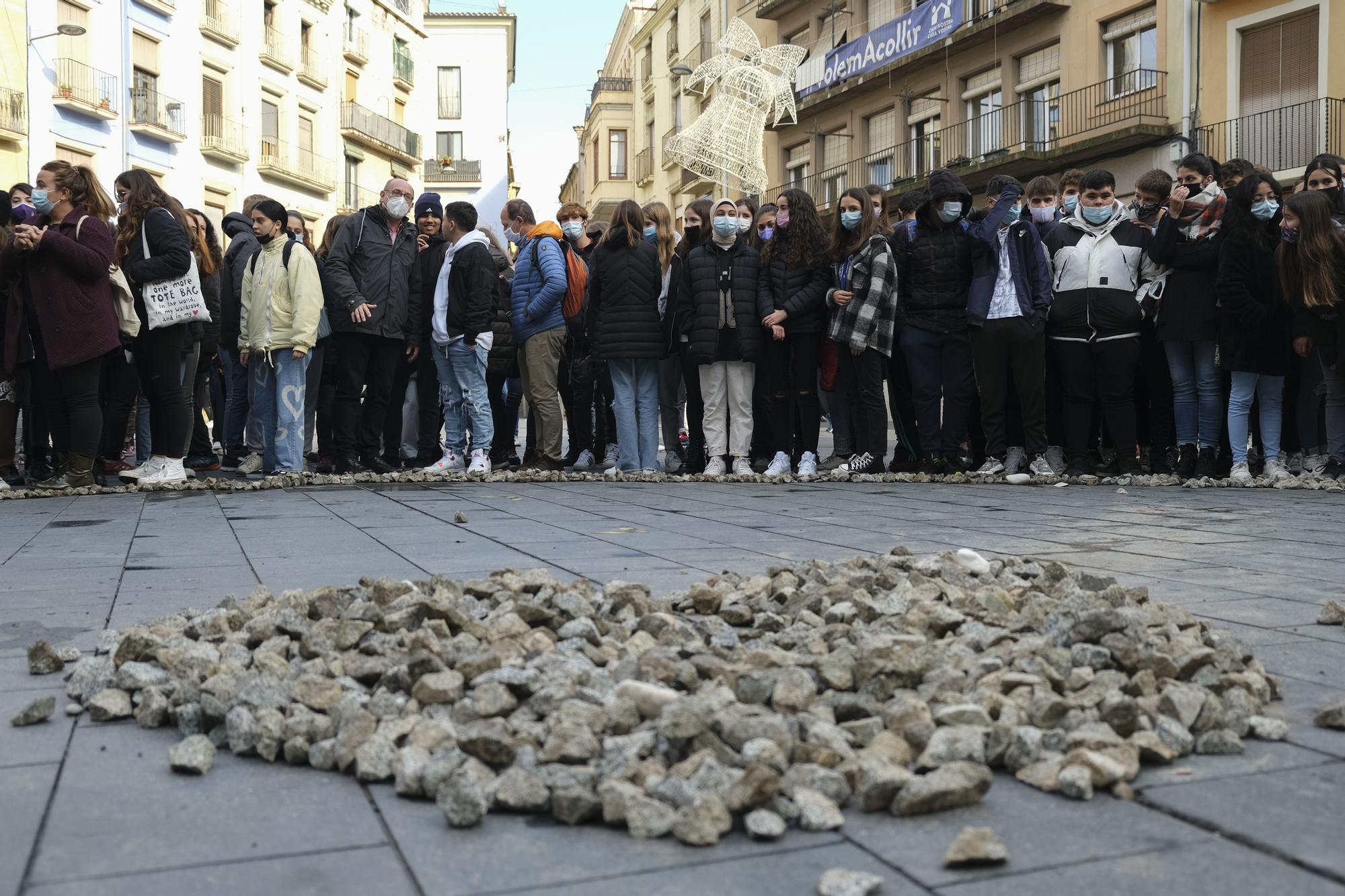 25N: Prop de 700 persones rebutgen la violència de gènere a Manresa