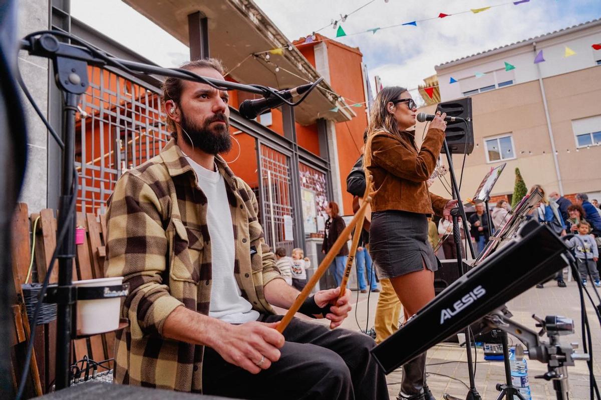 El Porrat de Sant Blai de Potries sempre és un èxit; El poble, de gom a gom