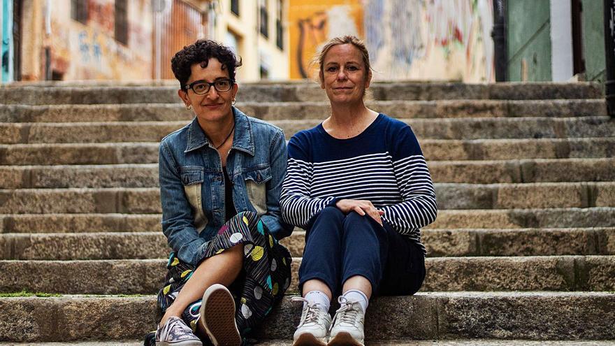 Clara Ponte (izquierda) y Sylvaine de Tourdonnet, creadoras de la editorial Salto al Vacío.