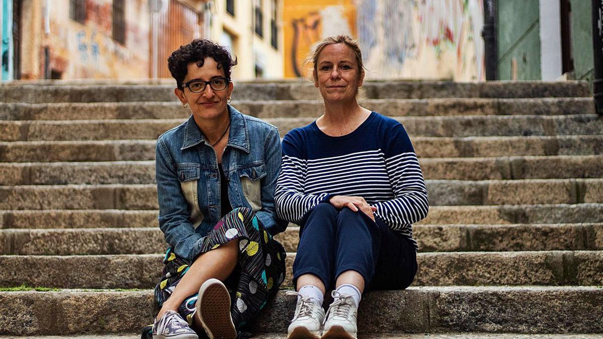 Clara Ponte (izquierda) y Sylvaine de Tourdonnet, creadoras de la editorial Salto al Vacío.