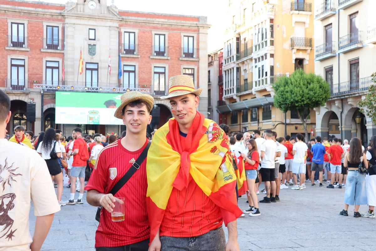 Final del Mundial de fútbol - Aficionados de la selección española ven la final en la Plaza Mayor