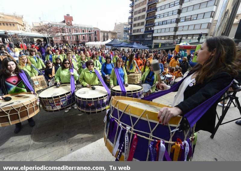 GALERÍA DE FOTOS -- Tamborrada de les dones en Vila-real