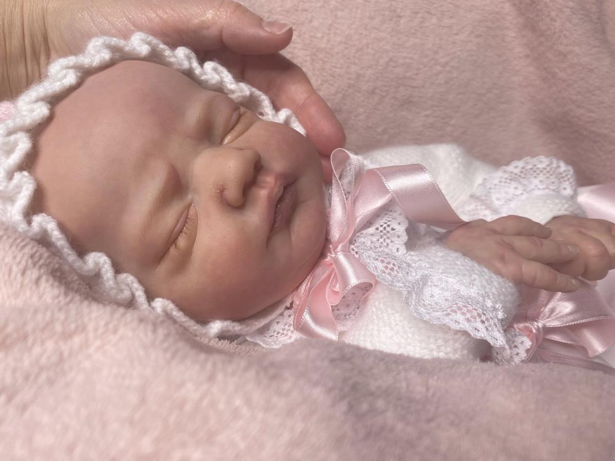 Los bebés reborn realizados en el taller antequerano de Cristina