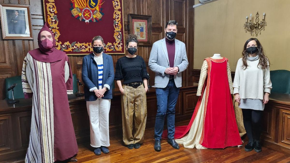 Los Trajes Medievales Que Nunca Pasan De Moda