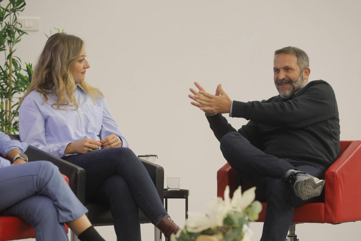 Rocío Gil y Álex Heras, en la tertulia.