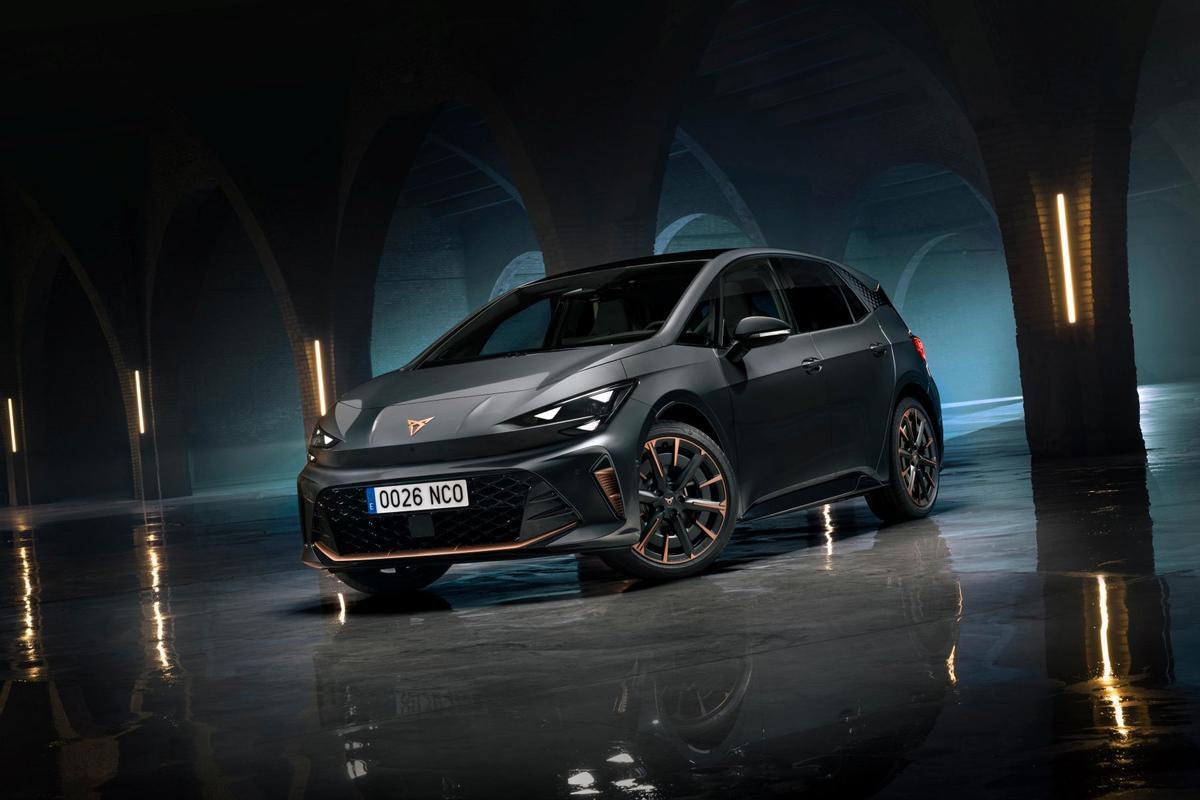 La versión VZ del nuevo Cupra Born entrega 326 CV de potencia.