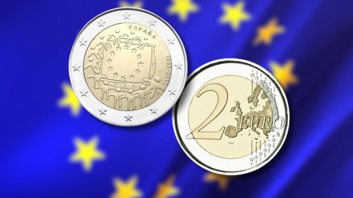 Moneda de 2 euros conmemorativa del 30 aniversario de la bandera de la UE