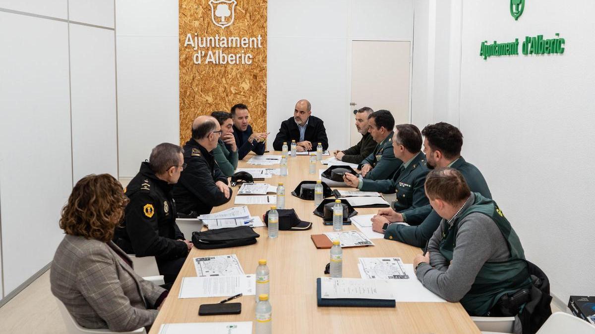 Un momento de la Junta Local de Seguridad celebrada en el Ayuntamiento de Alberic.