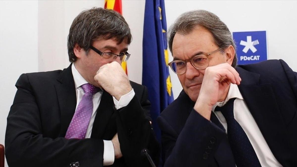 Carles Puigdemont y Artur Mas, en una reunión de la dirección del PDECat