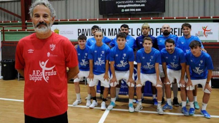 Los azules debutaron en el Coto Ferreiro. | Bernabé/Á. Abeledo