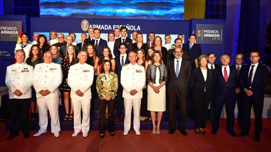 Foto de familia de la ceremonia de entrega de los Premios Armada 2019