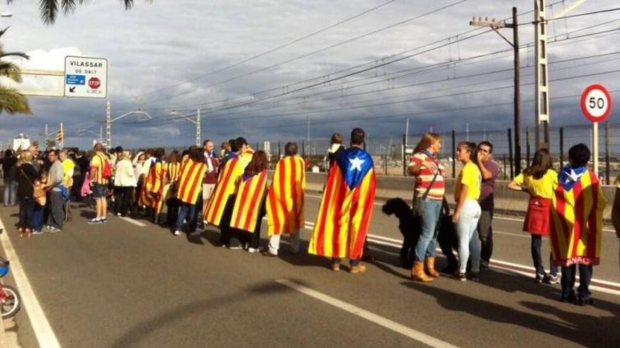 La ANC da por completada la cadena con &quot;cientos de miles&quot; de participantes